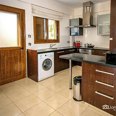 Luxury Family Detached House *